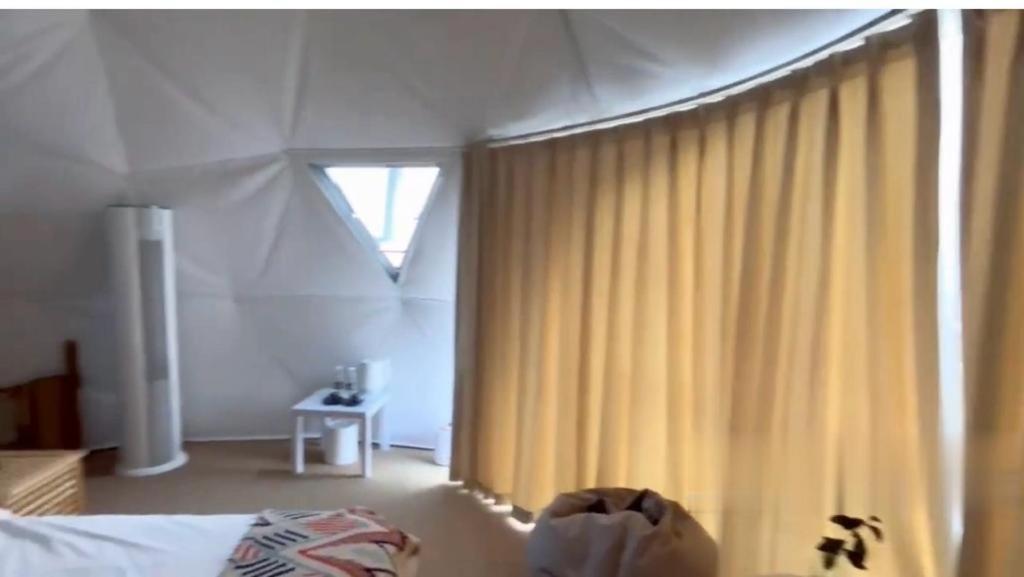 투르다 Caravans Park & Glamping Tents In The Vineyard 빌라 외부 사진